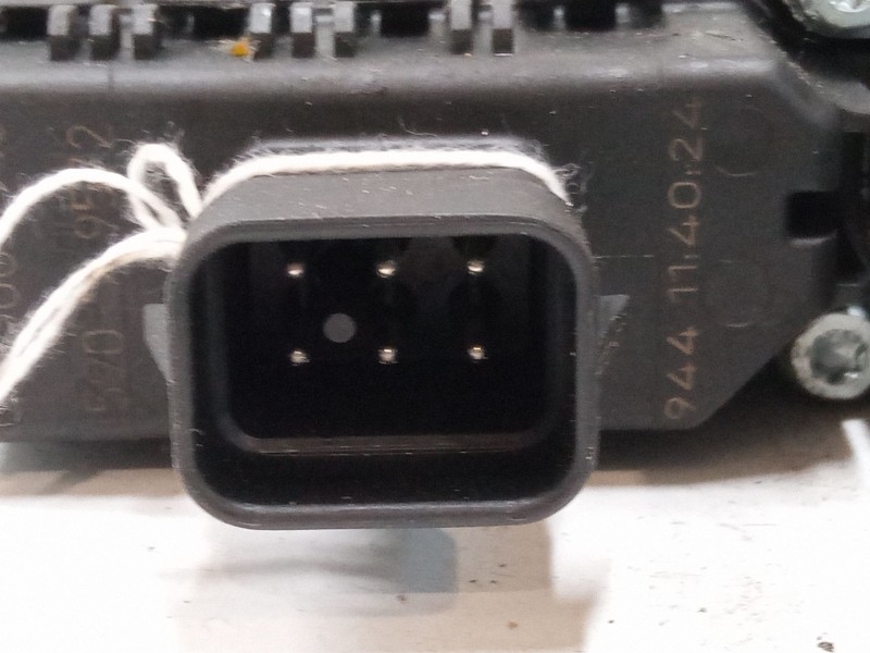 Recambio de motor elevaluna delantero derecho para opel zafira / zafira family b (a05) 1.9 cdti (m75) referencia OEM IAM   