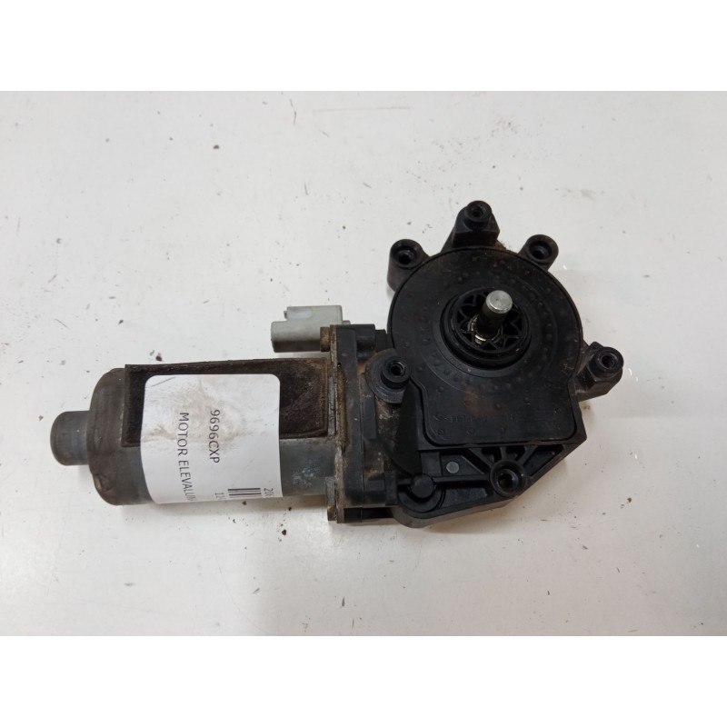 Recambio de motor elevaluna delantero izquierdo para peugeot 206 sw (2e/k) 1.4 16v referencia OEM IAM   