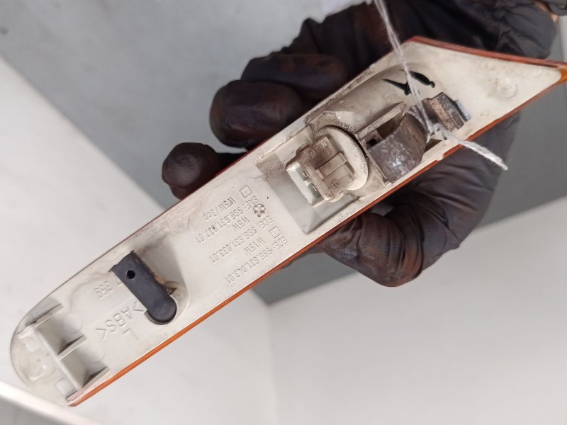 Recambio de intermitente lateral izquierdo para porsche boxster (986) 2.7 referencia OEM IAM 99663104301 99663103301 