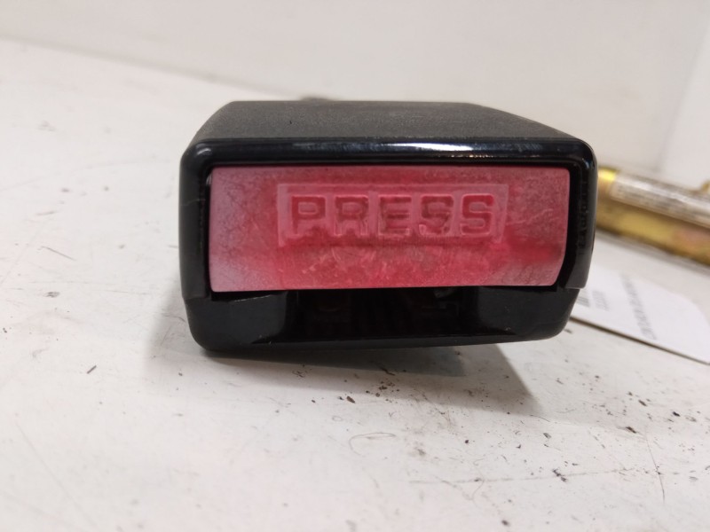 Recambio de anclaje cinturon delantero derecho para peugeot 106 ii (1a_, 1c_) 1.4 i referencia OEM IAM   