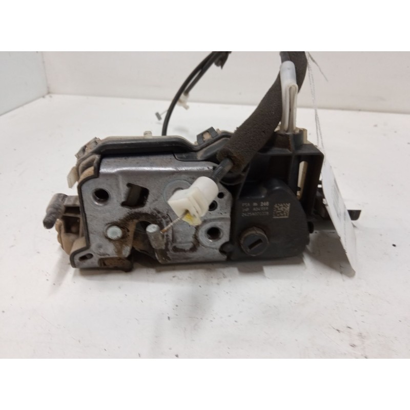 Recambio de cerradura puerta delantera derecha para citroën c3 ii (sc_) 1.0 vti 68 referencia OEM IAM   