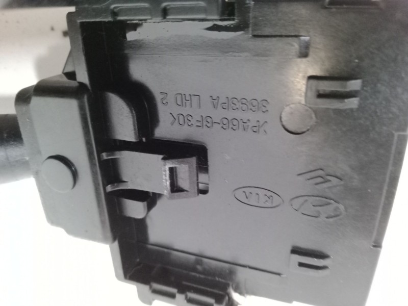 Recambio de mando limpiaparabrisas para kia cee´d hatchback (ed) 1.6 crdi 115 referencia OEM IAM   