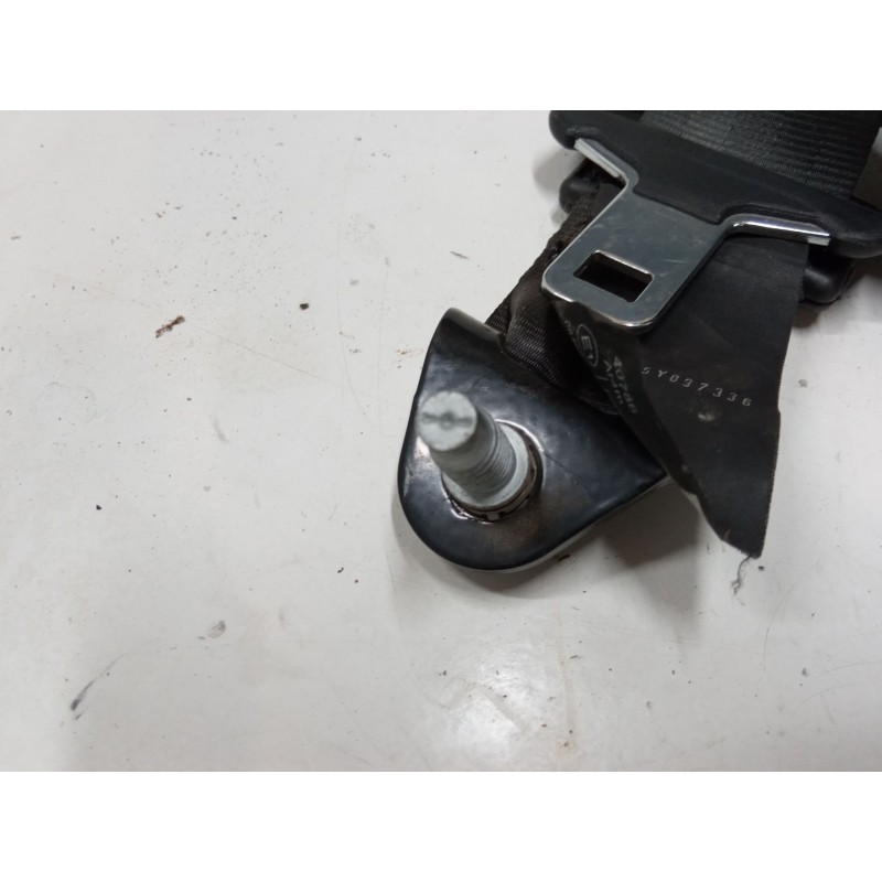 Recambio de cinturon seguridad trasero derecho para citroën c3 ii (sc_) 1.0 vti 68 referencia OEM IAM   