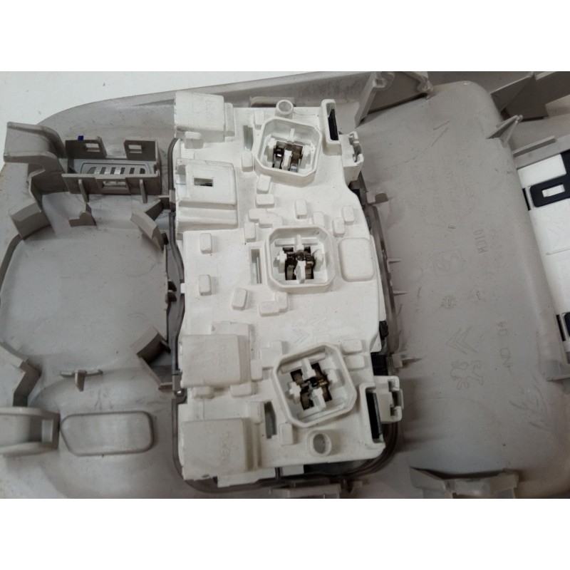 Recambio de luz interior delantera para citroën c4 ii (nc_) 1.6 hdi 90 referencia OEM IAM   