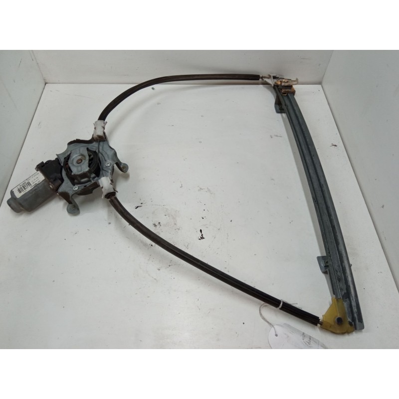 Recambio de elevalunas electrico delantero derecho para renault clio ii (bb_, cb_) 1.5 dci (b/c2j) referencia OEM IAM   