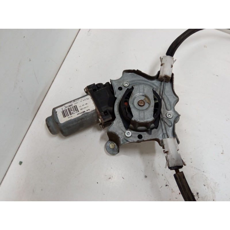 Recambio de elevalunas electrico delantero derecho para renault clio ii (bb_, cb_) 1.5 dci (b/c2j) referencia OEM IAM   