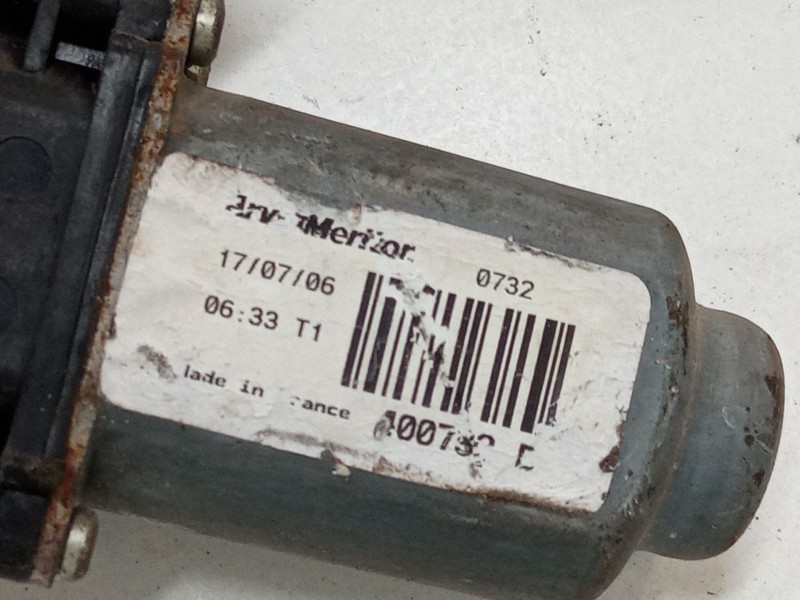 Recambio de elevalunas electrico delantero derecho para renault clio ii (bb_, cb_) 1.5 dci (b/c2j) referencia OEM IAM   