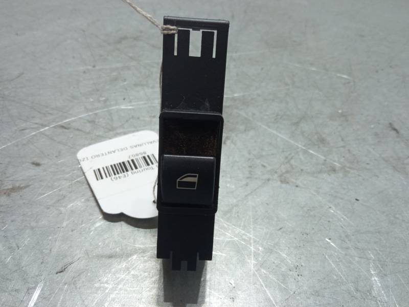 MANDO ELEVALUNAS DELANTERO IZQUIERDO 6902176 