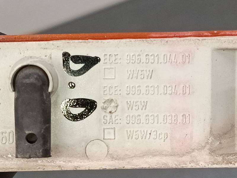 Recambio de intermitente lateral derecho para porsche boxster (986) 2.7 referencia OEM IAM 99663104401  