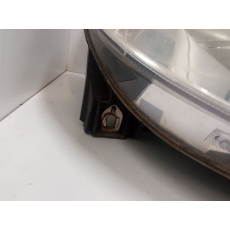 Recambio de faro derecho para mercedes-benz clase b sports tourer (w245) b 180 cdi (245.207) referencia OEM IAM A1698201861  