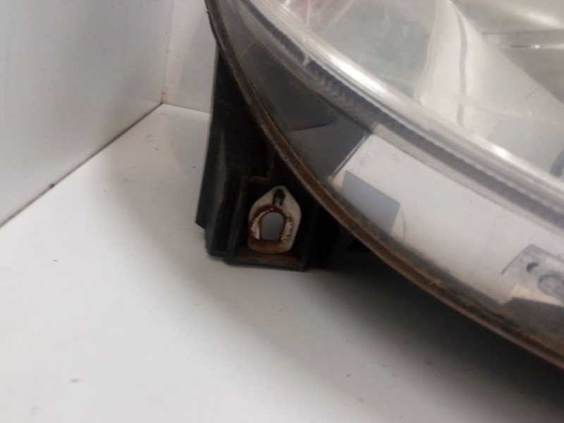 Recambio de faro derecho para mercedes-benz clase b sports tourer (w245) b 180 cdi (245.207) referencia OEM IAM A1698201861  