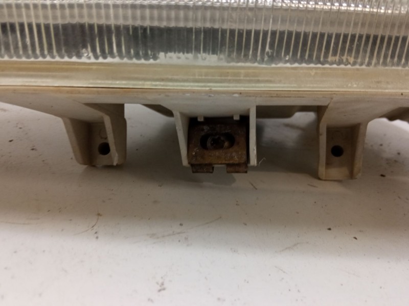Recambio de faro izquierdo para volkswagen polo iii (6n1) 60 1.4 referencia OEM IAM   