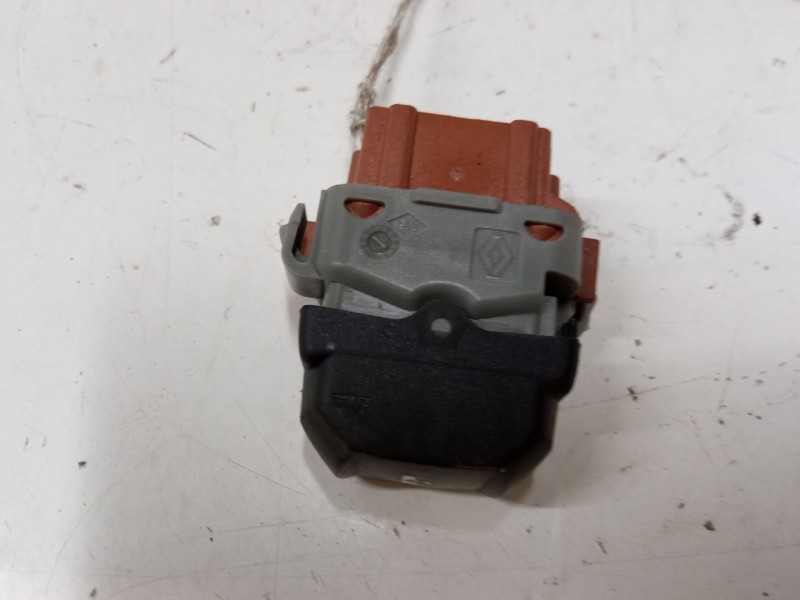 Recambio de mando elevalunas delantero derecho para renault clio iii (br0/1, cr0/1) 1.5 dci (br17, cr17) referencia OEM IAM   
