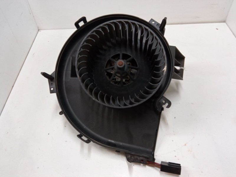 Recambio de motor calefaccion para opel combo tour 1.6 referencia OEM IAM   