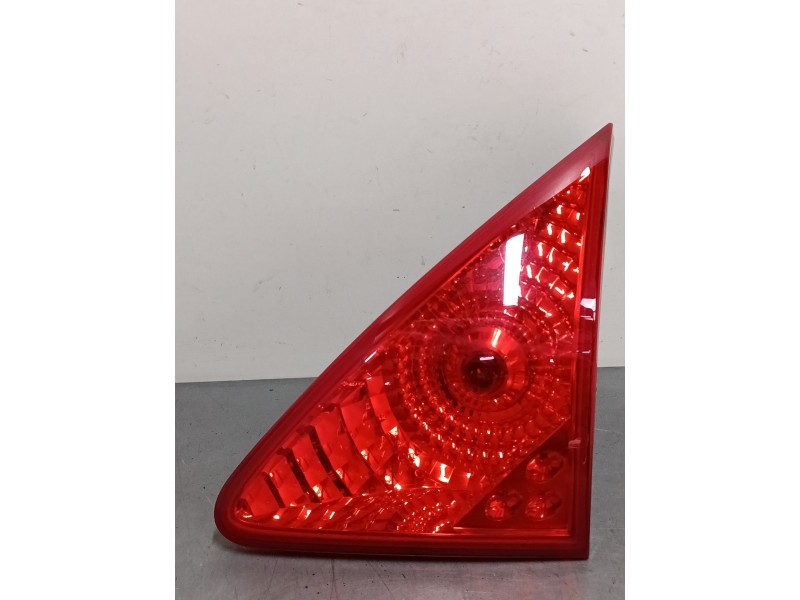 Recambio de piloto trasero porton derecho para peugeot 3008 i monospace (0u_) 2.0 hdi 150 / bluehdi 150 referencia OEM IAM 96834