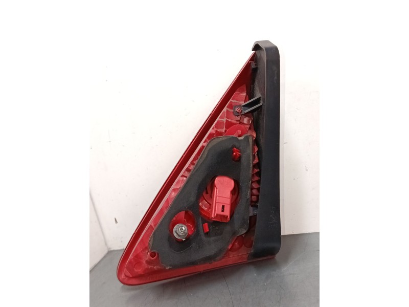 Recambio de piloto trasero porton izquierdo para peugeot 3008 i monospace (0u_) 2.0 hdi 150 / bluehdi 150 referencia OEM IAM 968