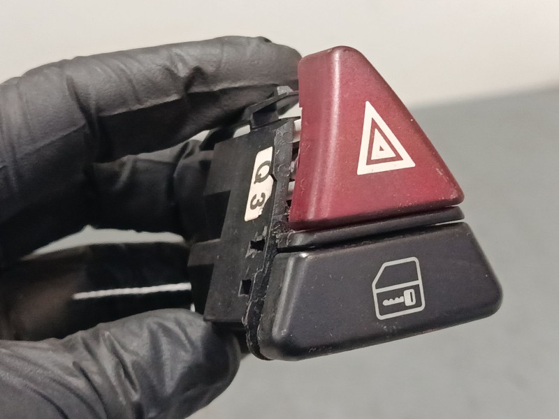 Recambio de warning para mercedes-benz clase a (w168) a 190 (168.032, 168.132) referencia OEM IAM 1688206710  