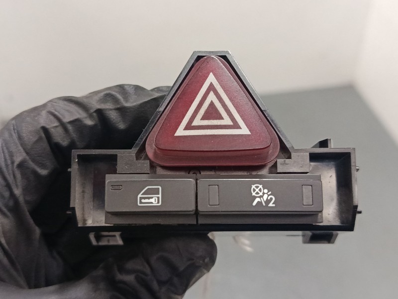Recambio de warning para opel corsa d (s07) 1.3 cdti (l08, l68) referencia OEM IAM 13189529  