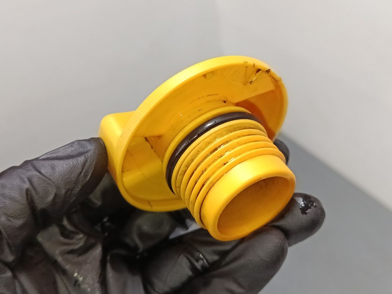 Recambio de tapon de aceite para opel corsa d (s07) 1.3 cdti (l08, l68) referencia OEM IAM   