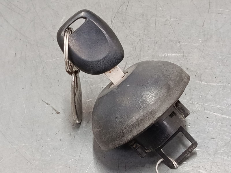 Recambio de tapon combustible para renault master ii furgoneta (fd) 2.5 dci referencia OEM IAM   