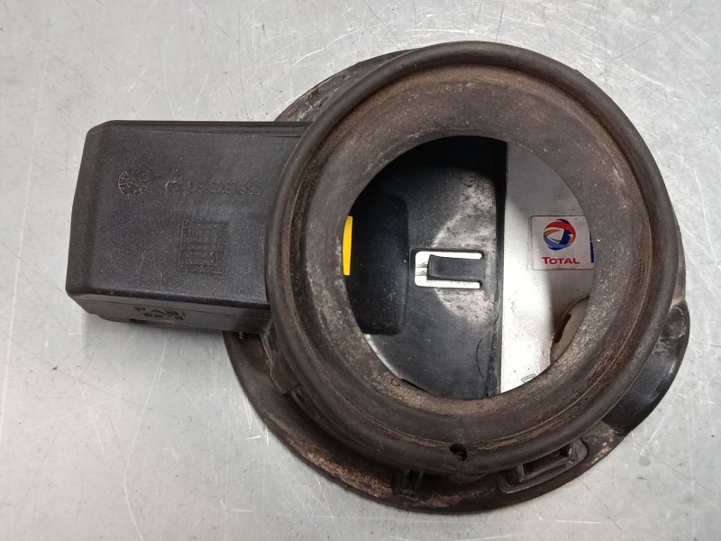 Recambio de tapa exterior combustible para peugeot 3008 i monospace (0u_) 1.6 hdi referencia OEM IAM   