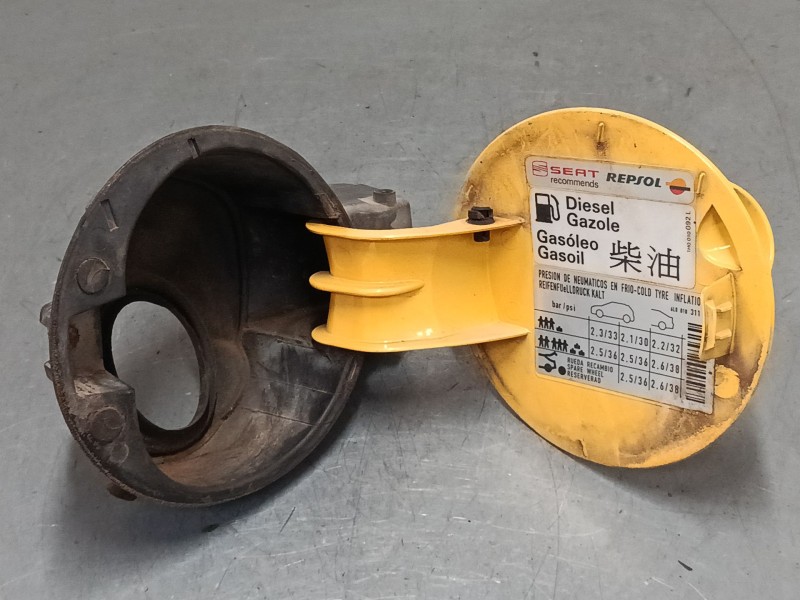 Recambio de tapa exterior combustible para seat ibiza iii (6l1) 1.9 tdi referencia OEM IAM   