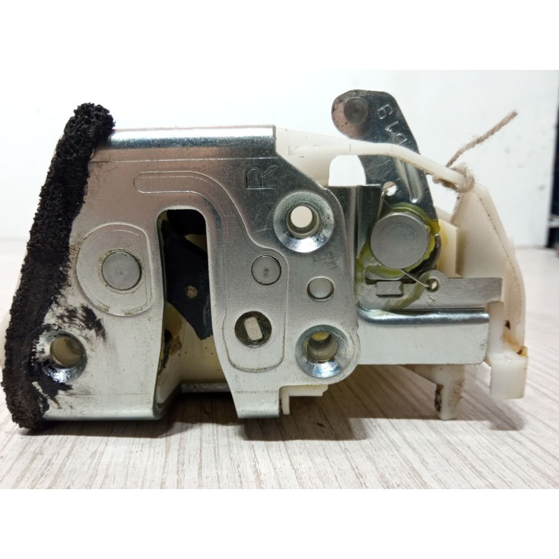 Recambio de cerradura puerta trasera derecha para suzuki swift iii (mz, ez) 1.3 ddis (rs 413d) referencia OEM IAM   