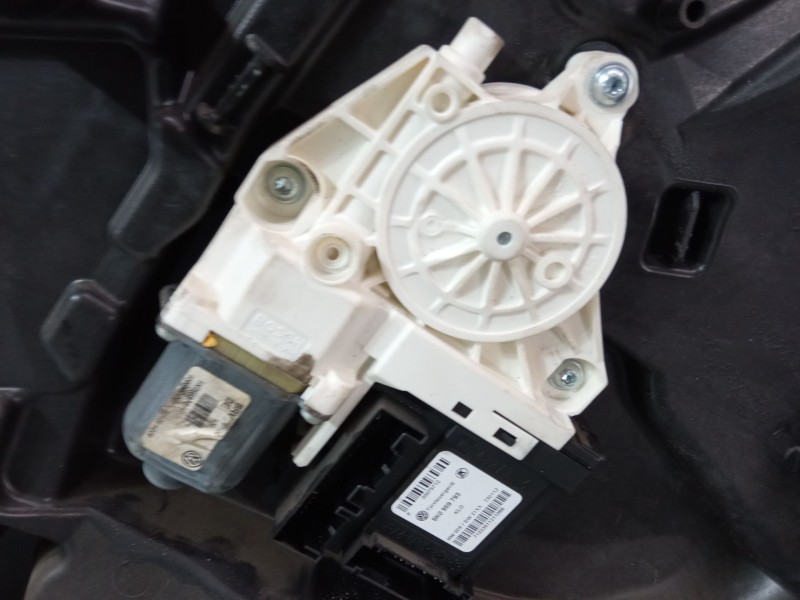 Recambio de elevalunas electrico delantero izquierdo para volkswagen golf vi (5k1) 1.2 tsi referencia OEM IAM 5K0959793 5k183772