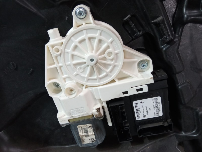 Recambio de elevalunas electrico delantero derecho para volkswagen golf vi (5k1) 1.2 tsi referencia OEM IAM 5K0959792 5k1837730T