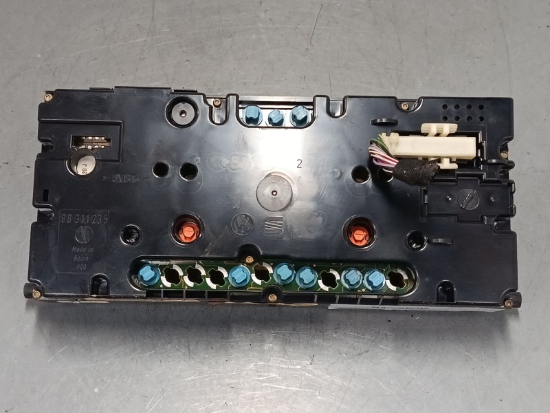 Recambio de cuadro instrumentos para seat ibiza ii (6k1) 1.6 i referencia OEM IAM 88311235  