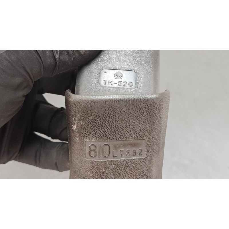 Recambio de anclaje cinturon delantero derecho para isuzu isuzu nkr 55 ea (2490mm) manual camion caja cerrada referencia OEM IAM