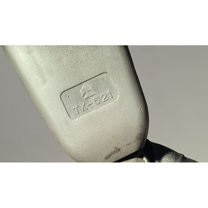 Recambio de anclaje cinturon delantero izquierdo para isuzu isuzu nkr 55 ea (2490mm) manual camion caja cerrada referencia OEM I
