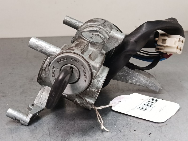 Recambio de clausor para isuzu isuzu nkr 55 ea (2490mm) manual camion caja cerrada referencia OEM IAM   