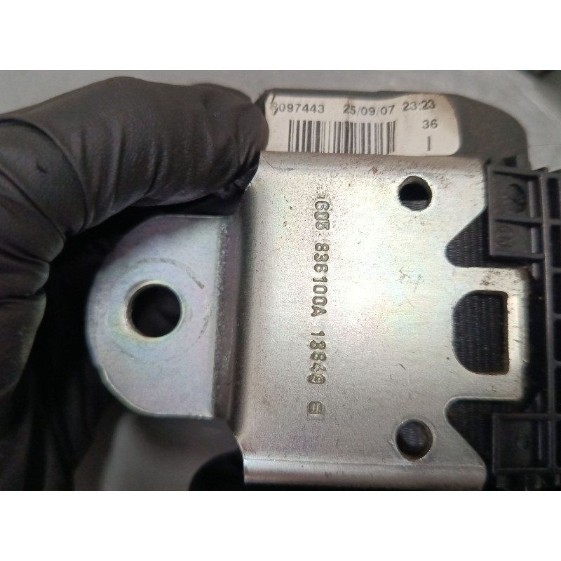 Recambio de cinturon seguridad delantero izquierdo para volkswagen polo iv (9n_, 9a_) 1.4 16v referencia OEM IAM 6Q4857705M  