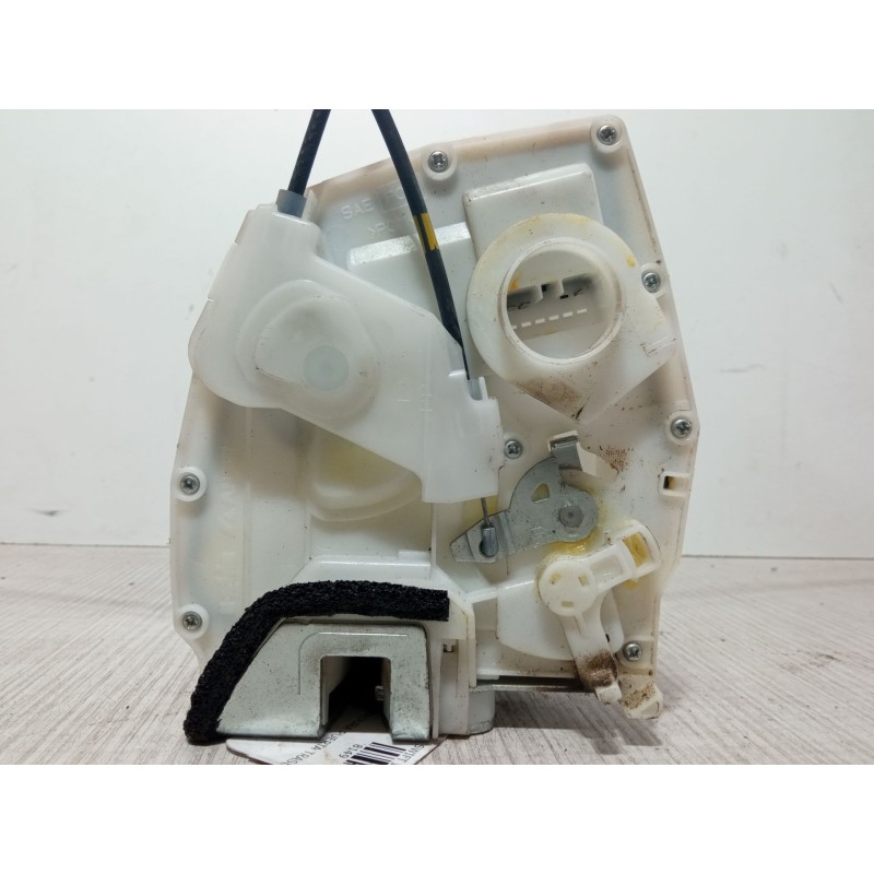 Recambio de cerradura puerta trasera izquierda para suzuki swift iii (mz, ez) 1.3 ddis (rs 413d) referencia OEM IAM   