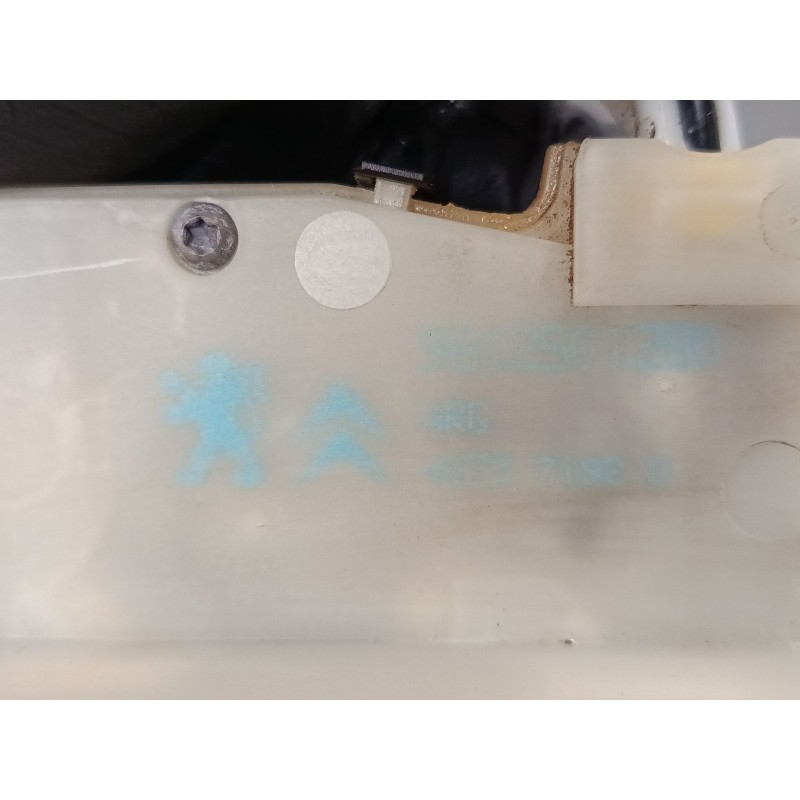 Recambio de cerradura puerta trasera izquierda para peugeot 208 i (ca_, cc_) 1.2 vti 82 referencia OEM IAM 9612501280  