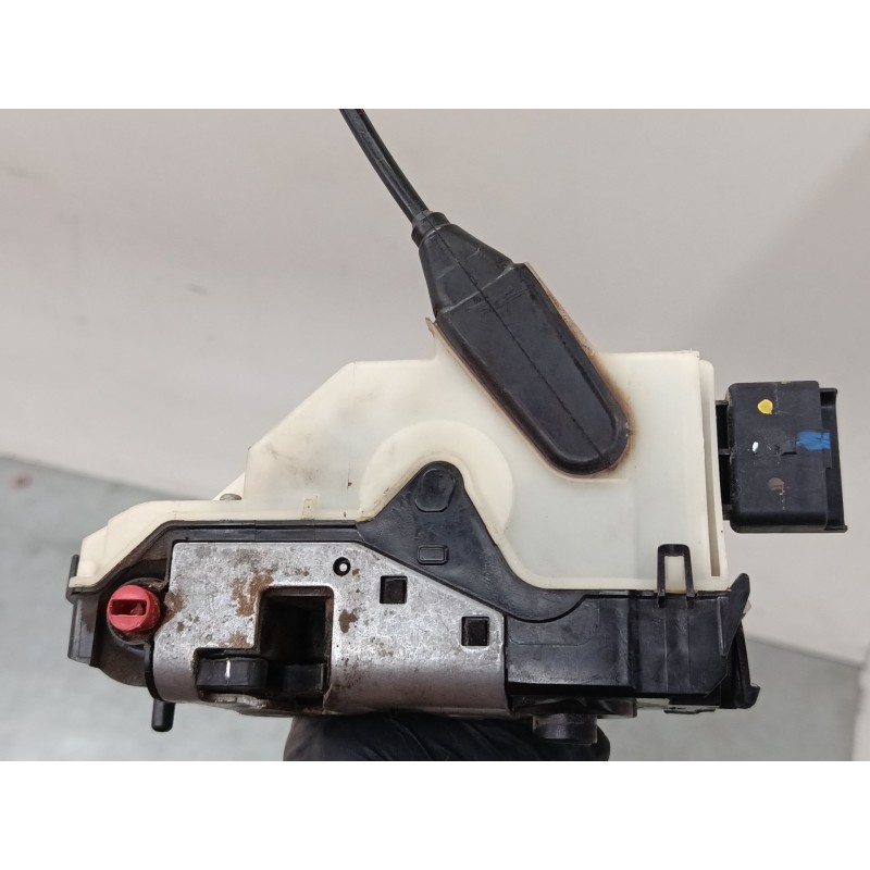 Recambio de cerradura puerta trasera izquierda para peugeot 208 i (ca_, cc_) 1.2 vti 82 referencia OEM IAM 9612501280  