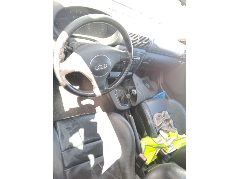 audi a3 (8l1) del año 2000