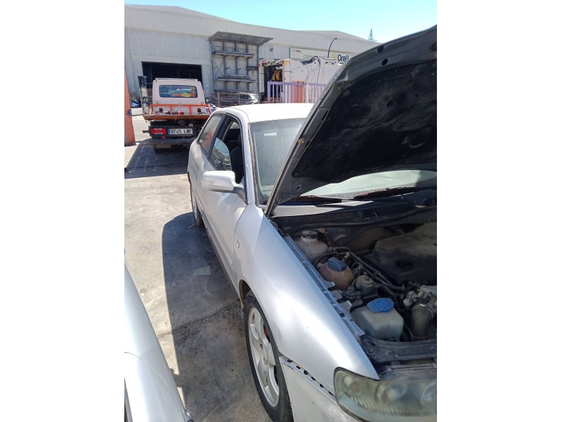 audi a3 (8l1) del año 2000