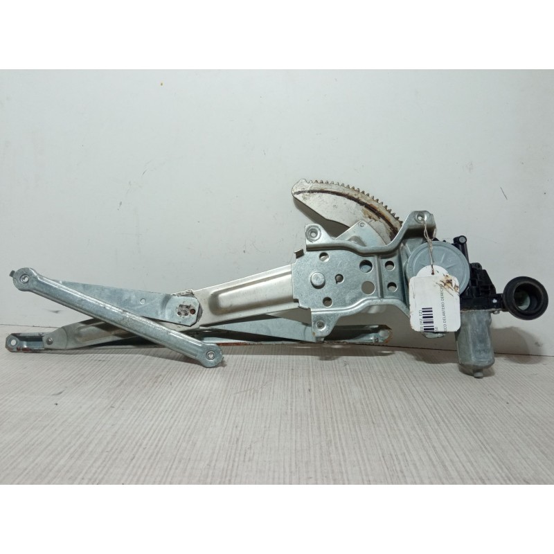 Recambio de elevalunas electrico delantero derecho para suzuki swift iii (mz, ez) 1.3 ddis (rs 413d) referencia OEM IAM 83430-63