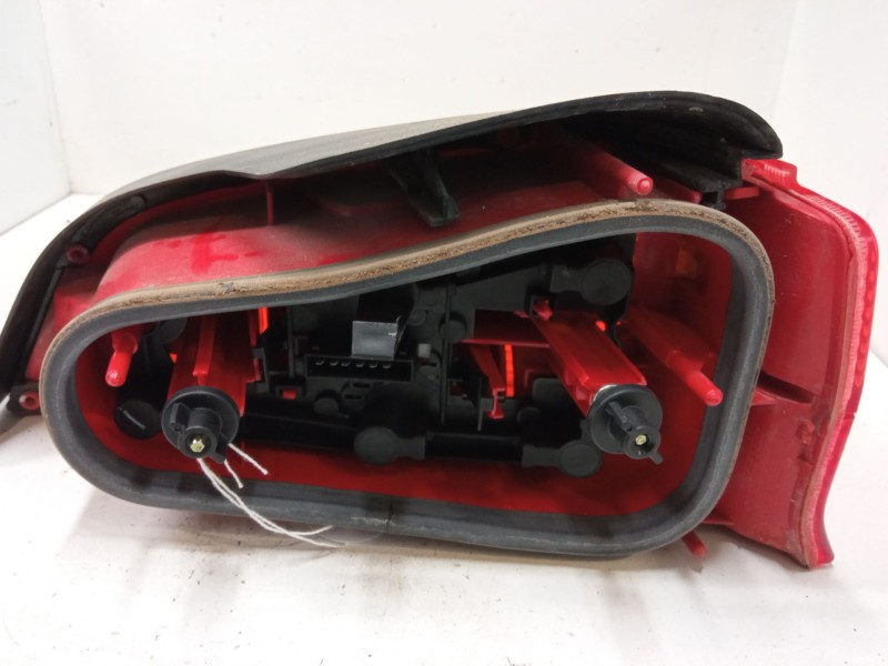 Recambio de piloto trasero izquierdo para peugeot 106 ii (1a_, 1c_) 1.4 i referencia OEM IAM   
