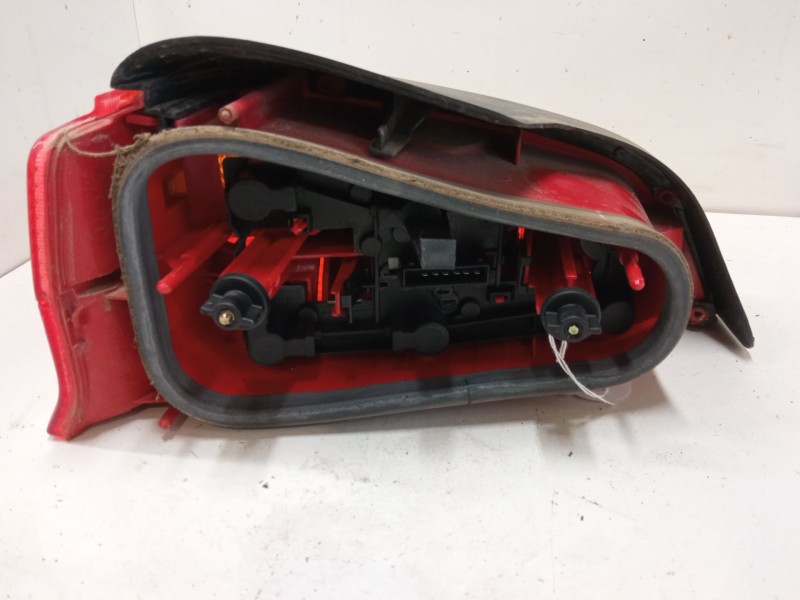 Recambio de piloto trasero derecho para peugeot 106 ii (1a_, 1c_) 1.4 i referencia OEM IAM   