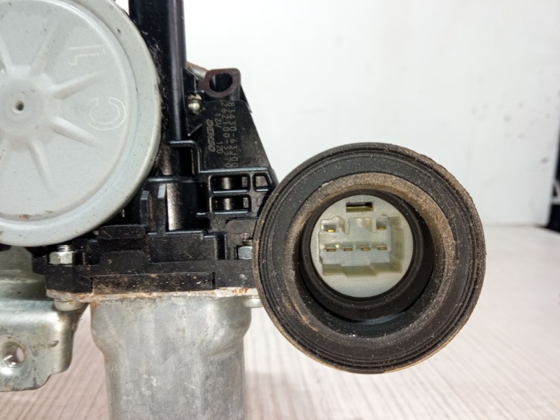 Recambio de elevalunas electrico delantero derecho para suzuki swift iii (mz, ez) 1.3 ddis (rs 413d) referencia OEM IAM 83430-63