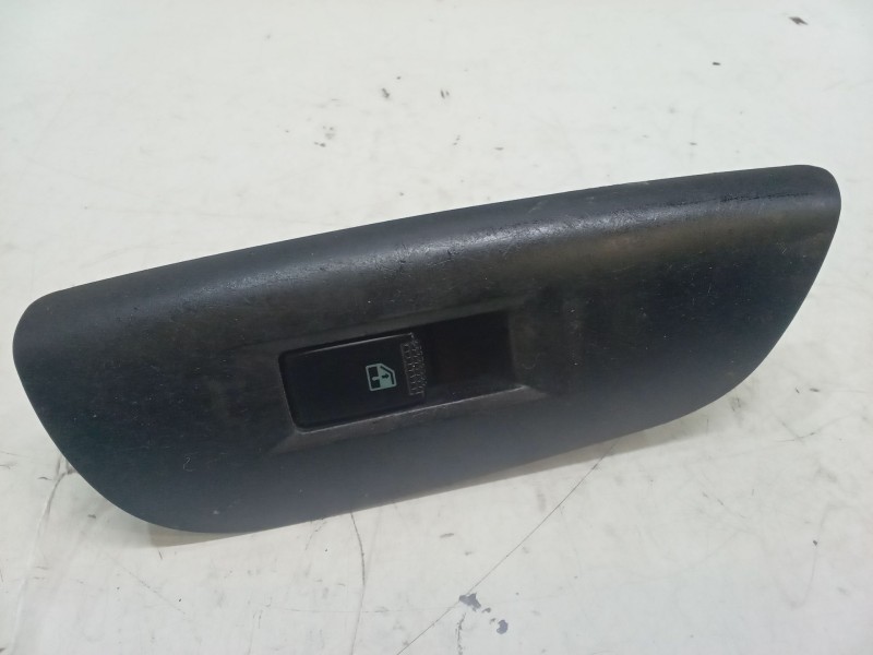 Recambio de mando elevalunas delantero derecho para hyundai coupe ii (gk) 1.6 16v referencia OEM IAM 935752C100  