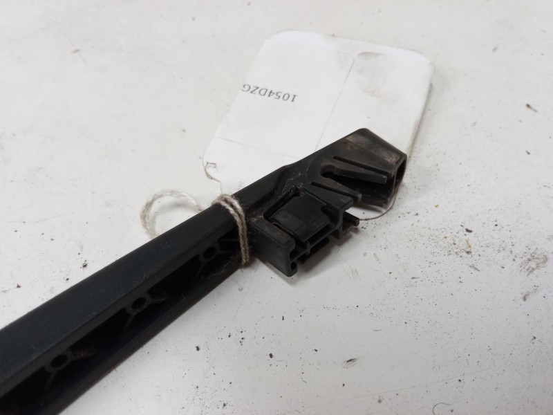 Recambio de brazo limpia trasero para peugeot 207/207+ (wa_, wc_) 1.6 16v referencia OEM IAM   