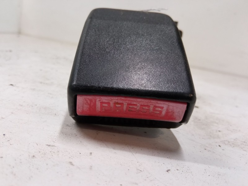 Recambio de anclaje cinturon trasero izquierdo para peugeot 307 (3a/c) 1.4 16v referencia OEM IAM   