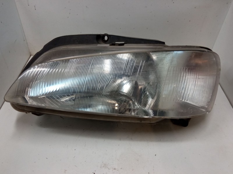 Recambio de faro izquierdo para peugeot 106 ii (1a_, 1c_) 1.4 i referencia OEM IAM   