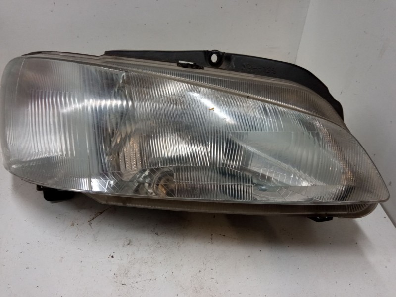 Recambio de faro derecho para peugeot 106 ii (1a_, 1c_) 1.4 i referencia OEM IAM   