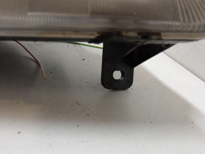 Recambio de faro derecho para peugeot 106 ii (1a_, 1c_) 1.4 i referencia OEM IAM   