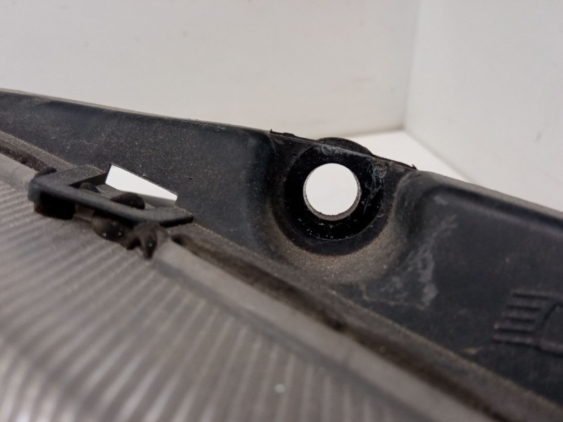 Recambio de faro derecho para peugeot 106 ii (1a_, 1c_) 1.4 i referencia OEM IAM   
